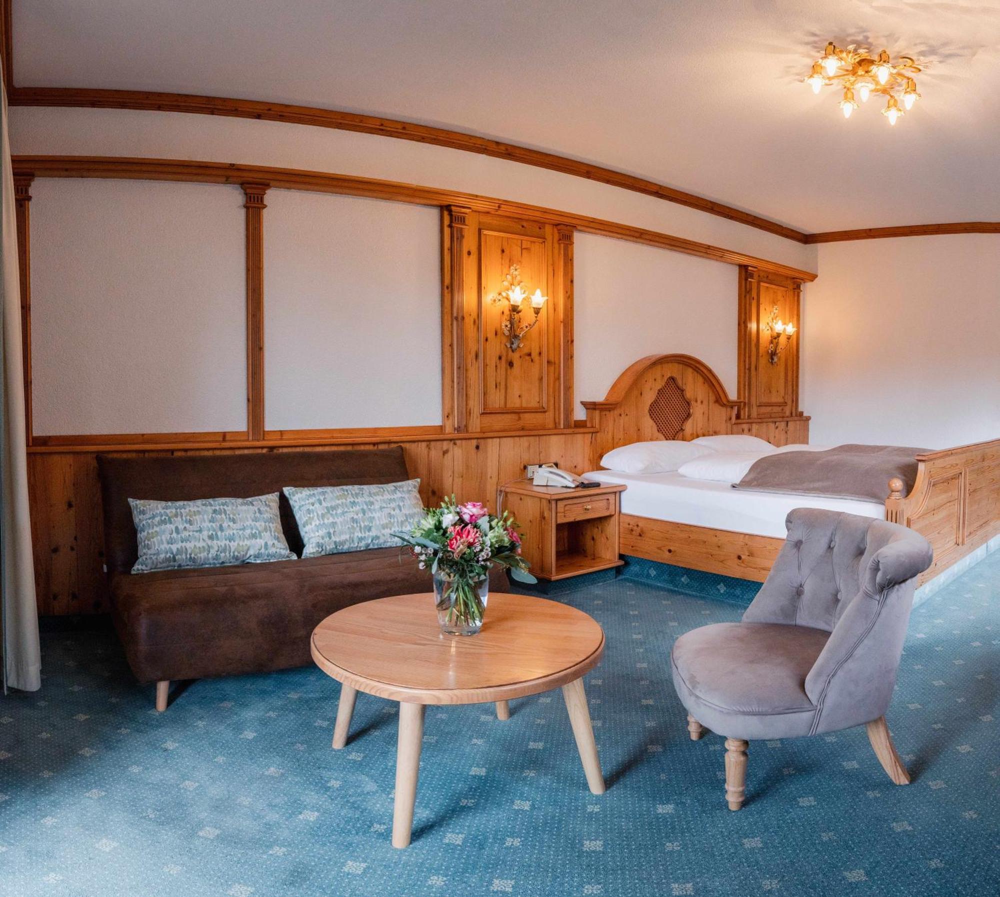 Hotel-Restaurant Kreuzberghof Tagungs- Und Veranstaltungshotel Tiefenbach  Ngoại thất bức ảnh