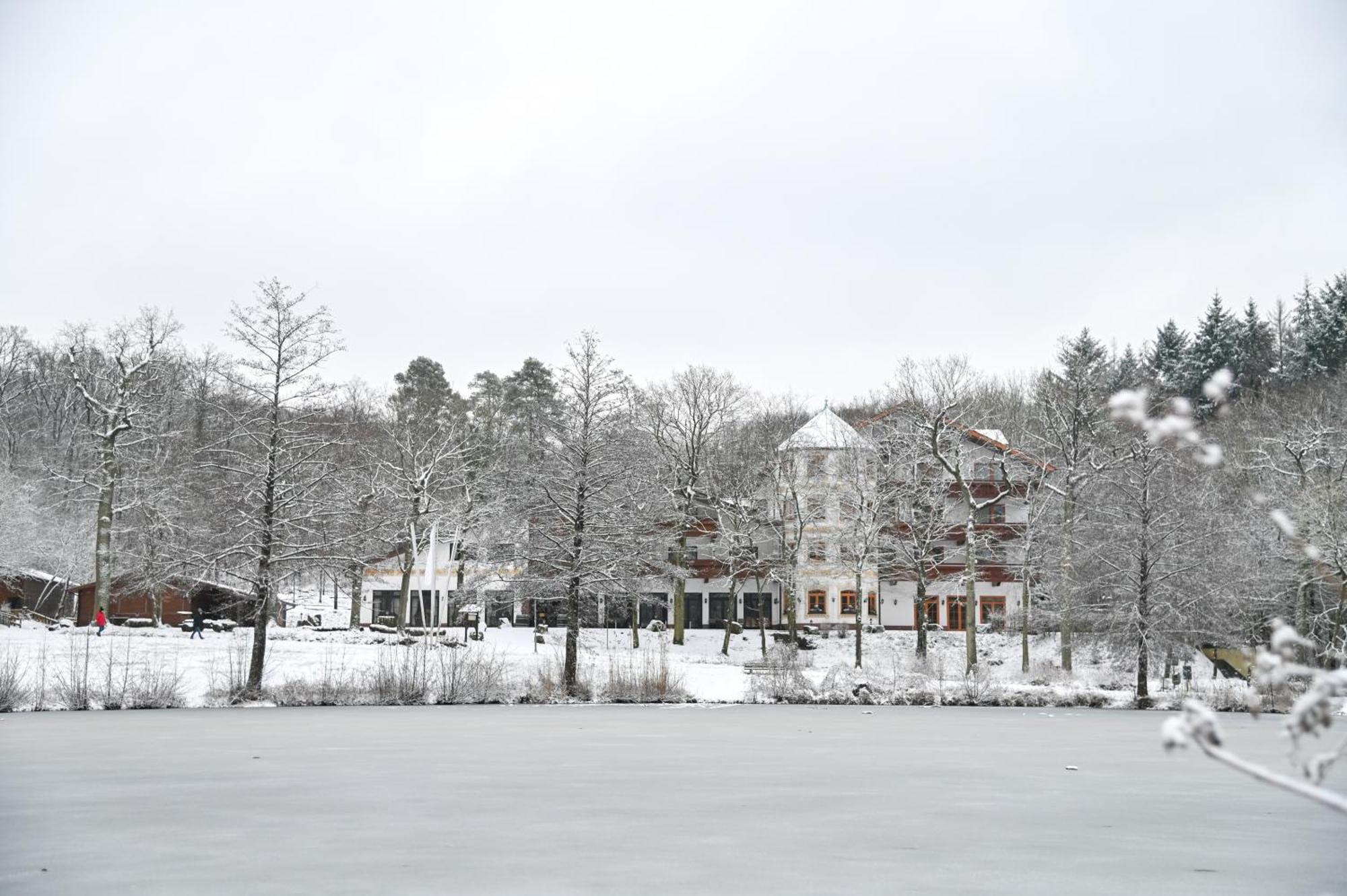 Hotel-Restaurant Kreuzberghof Tagungs- Und Veranstaltungshotel Tiefenbach  Ngoại thất bức ảnh