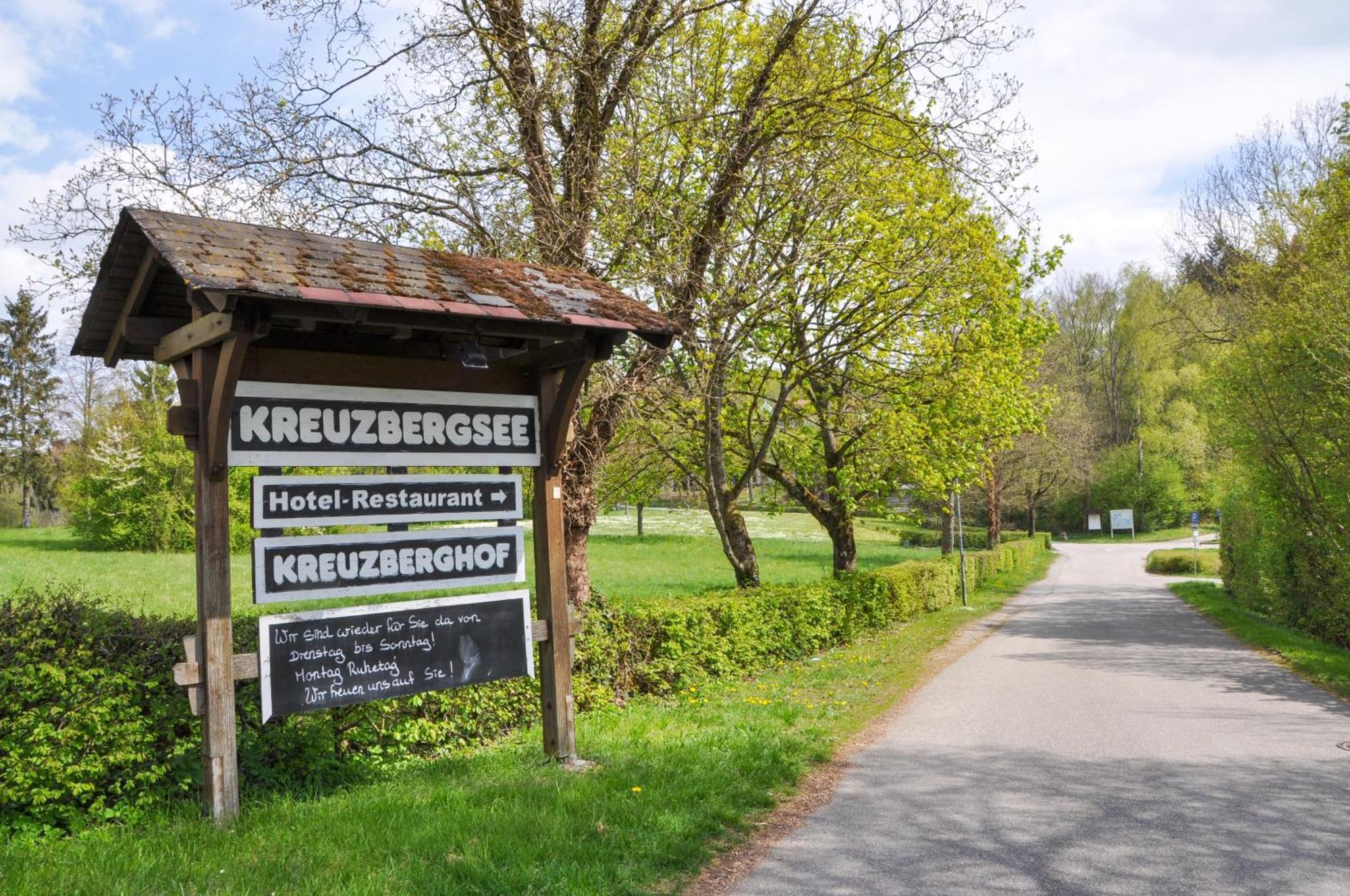 Hotel-Restaurant Kreuzberghof Tagungs- Und Veranstaltungshotel Tiefenbach  Ngoại thất bức ảnh